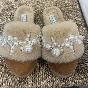 Alameda Turquesa Pinctada Pearl Shearling Slides